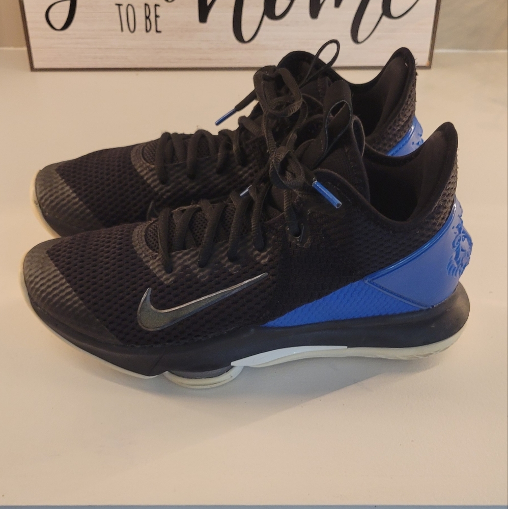 Nike Lebron James Witness 4 Basketball Sneakers Mens Size 8.5.